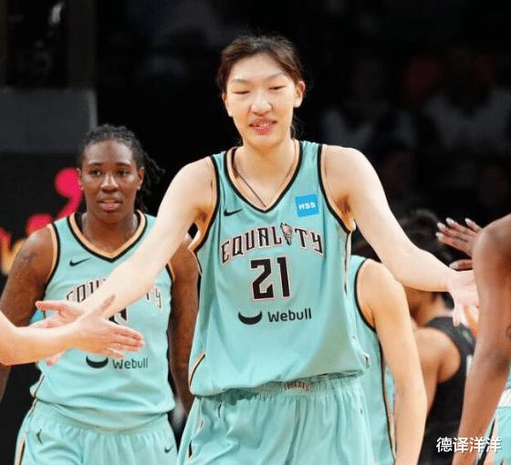 12投11中！狂砍24分8篮板破纪录！中国女篮中锋太强了！(1)