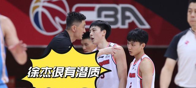 中国男篮与黎巴嫩的比赛结束后，这3人或成为未来10年中国队核心(5)