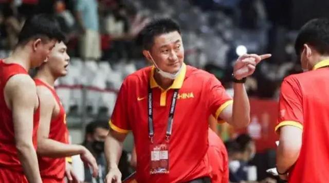 CBA金牌教练正式转会，广州男篮阵容再升级，郭士强无视杜锋存在(3)