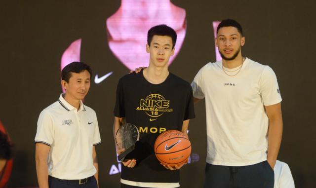 郭昊文与NBA巨星合练，这次李春江有福了，看来上海将彻底腾飞