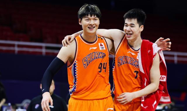 郭昊文与NBA巨星合练，这次李春江有福了，看来上海将彻底腾飞(3)