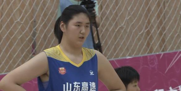 怒砍62分！中国篮坛新星大爆发，带队拿到冠军，未来让人期待(4)