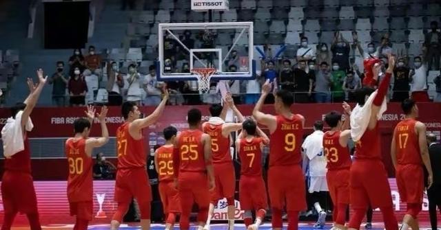 中国男篮世预赛12人大名单，杜锋坚持三后卫战术(4)