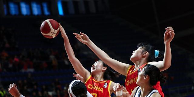 中韩女篮对决，中国队内线与锋线有身高优势，后卫线的表现很关键(1)