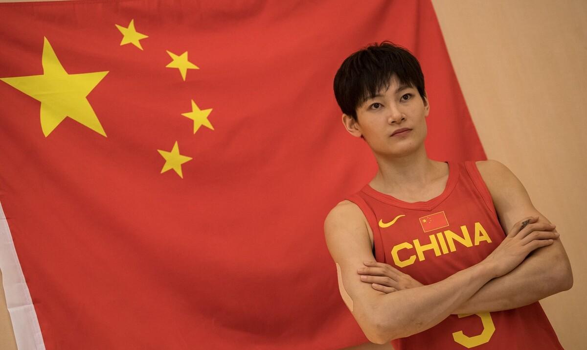 不是韩旭，不是李梦，人民网公布中国女篮新队长任命，球迷支持(3)