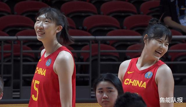 太硬了！中国女篮轰13-2不惧卫冕冠军，王思雨单节7分成奇兵(1)