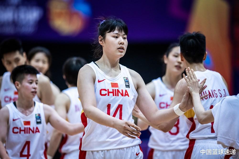 33-43！中国女篮落后10分，双塔合砍14+8救主，后场双枪被限制！