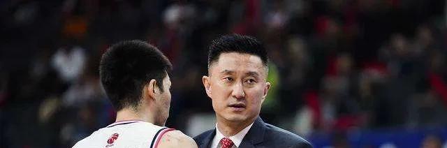 中国男篮最新大名单，杜峰指导终于要放弃三后卫了吗？(3)