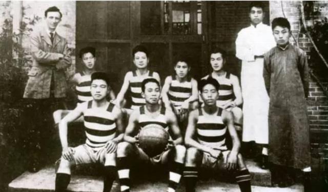 如今火热的篮球运动，在百年前的中国大地上，也是年轻人的宠儿(5)