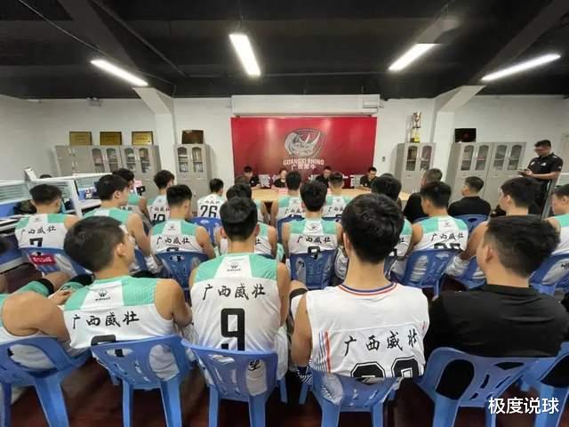 中国篮球再遭重创，职业联赛面临停摆，姚明无可奈何(4)
