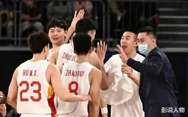 下午15点，中国篮协宣布给3名球员加薪，这次国家队表现最突出(3)