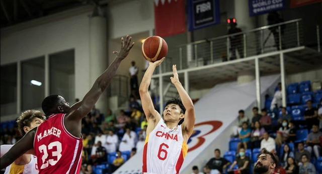 中国男篮战胜巴林正负值排名，顾全全队第一，一共3名球员是负分(3)
