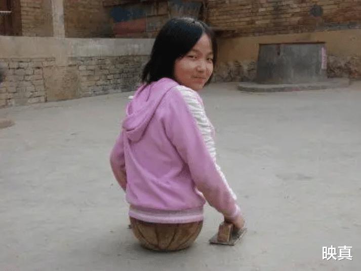 当年感动中国的“篮球女孩”钱红艳，现在成了大姑娘，过得怎么样(2)