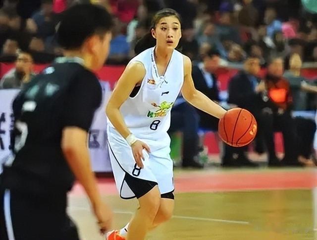 中国女篮球场上的女战士王雪朦：做最真实的自己，活出该有的样子(3)