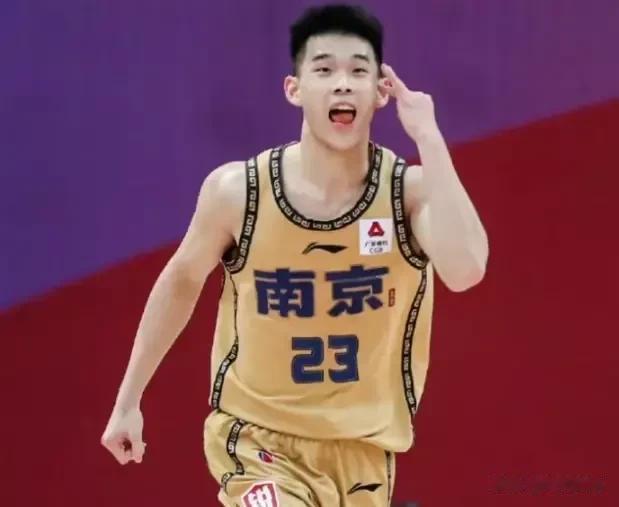 中国篮坛会在未来照亮中国篮球的后防线林葳：出生农家，平民球员