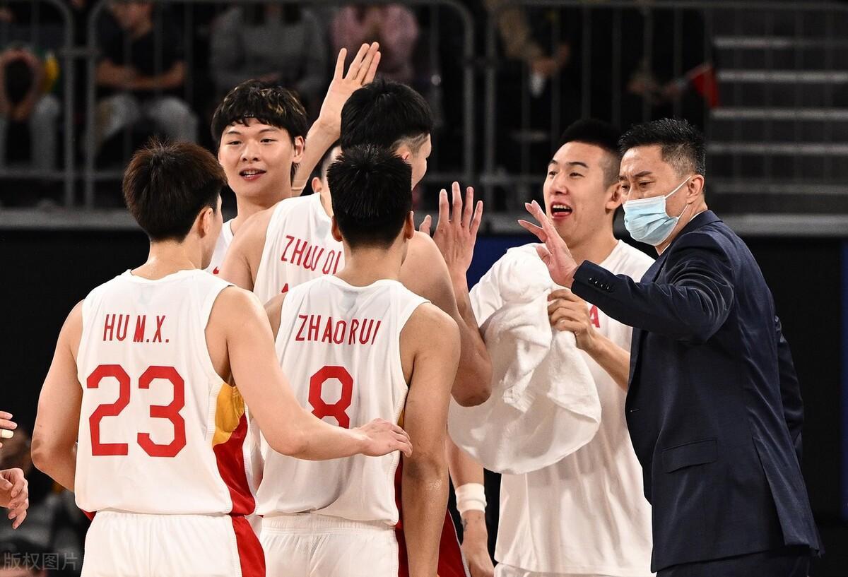 不是王哲林，不是郭艾伦，中国男篮新队长或是周鹏，乔帅有言在先(1)