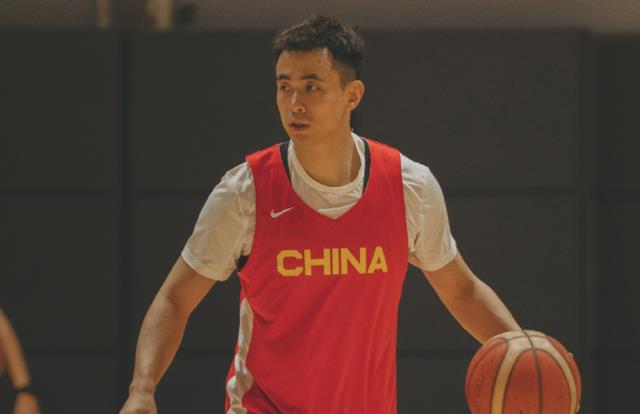 今天出发！中国男篮启程香港参加第6个窗口期，12人名单呼之欲出(1)