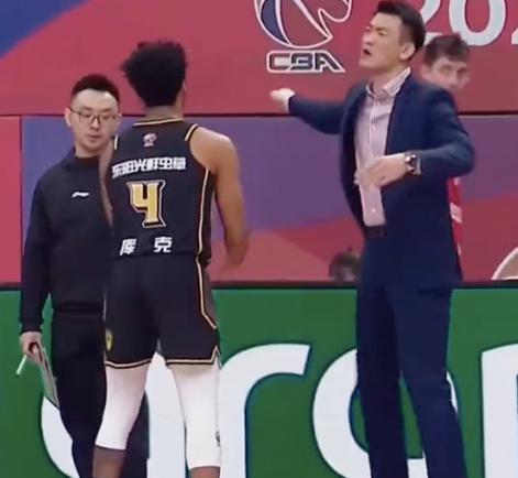 NBA冠军后卫和王博爆发争吵，这样的表现恐怕离被裁不远了(2)