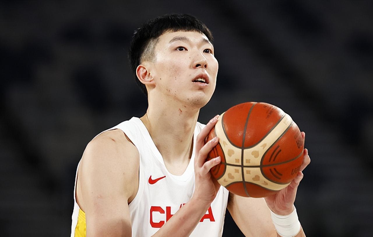 数据说乔帅的中国男篮，预测8人留下，赵睿胡明轩被淘汰理由(2)