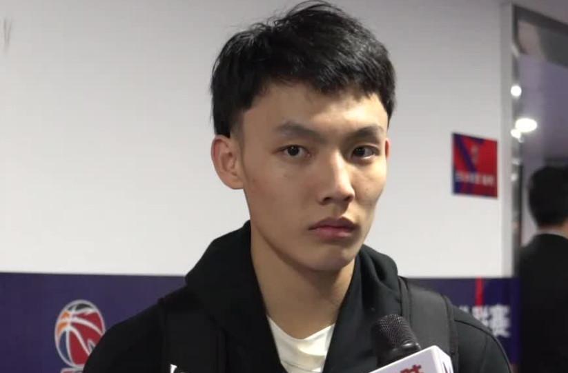 男篮：广东体育频道透露，徐杰将会在下一场比赛满血回归(2)