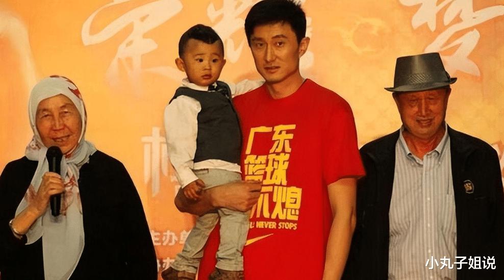 虎父无犬子！杜锋儿子加盟北京首钢，身高1.65，被网友称下个徐杰(2)