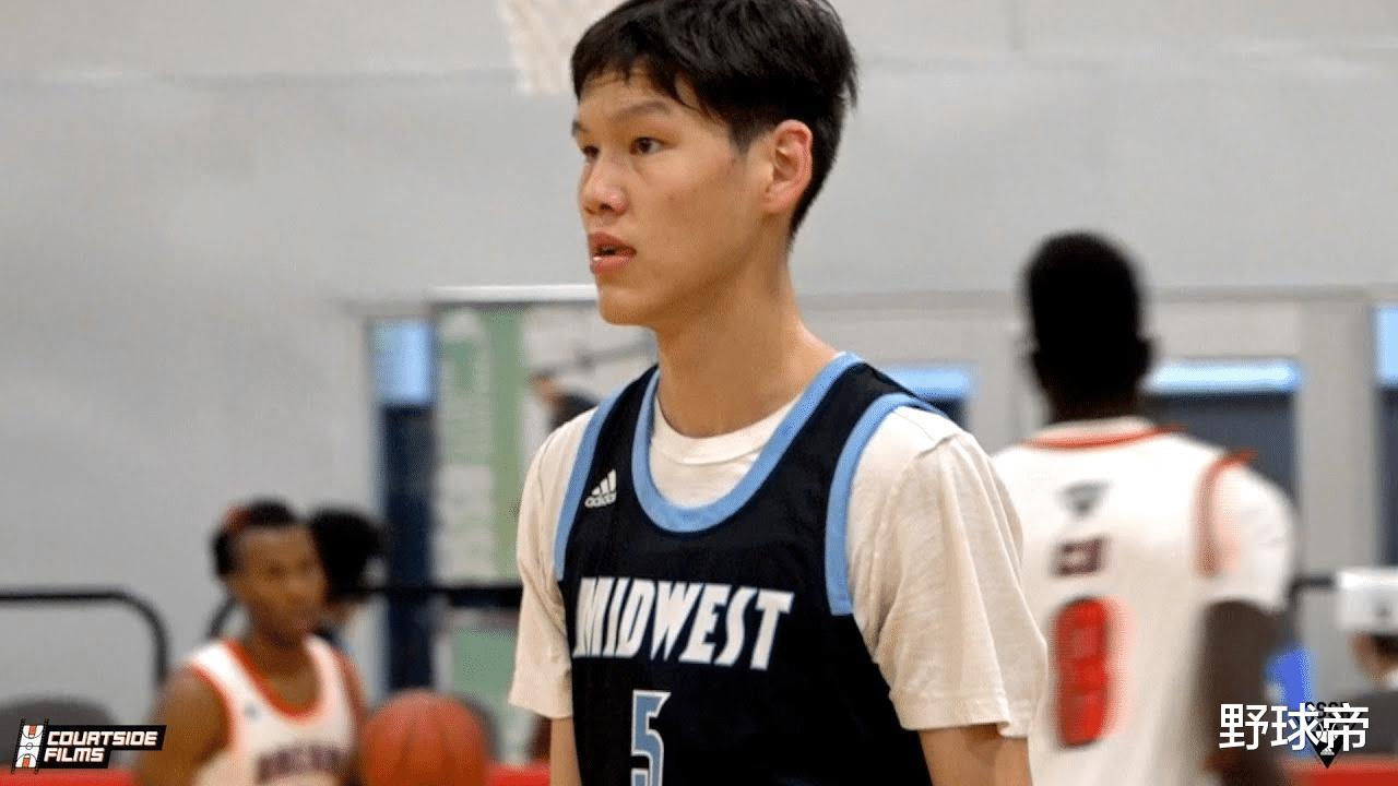 正式参选NBA！蒙古国第一高中生，身高2米03打控卫，他能被选中吗(4)