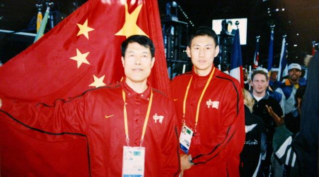 吴庆龙和郑武谈蒋兴权：中国篮球榜样，为中国篮球做出巨大贡献(1)