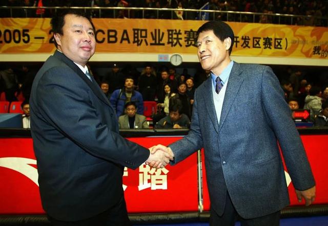 吴庆龙和郑武谈蒋兴权：中国篮球榜样，为中国篮球做出巨大贡献(6)