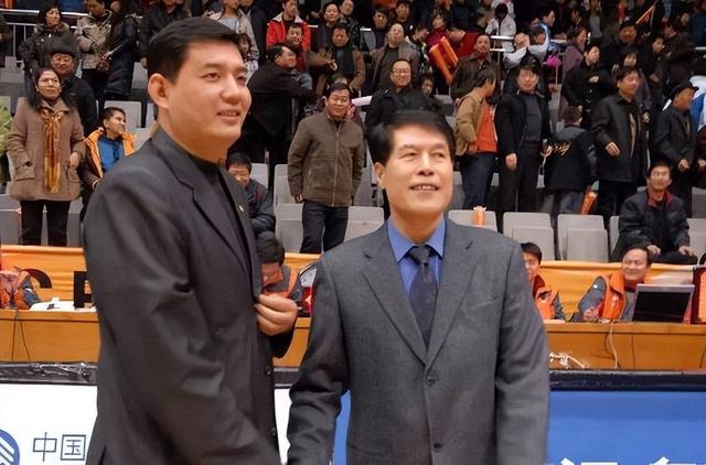 吴庆龙和郑武谈蒋兴权：中国篮球榜样，为中国篮球做出巨大贡献(9)