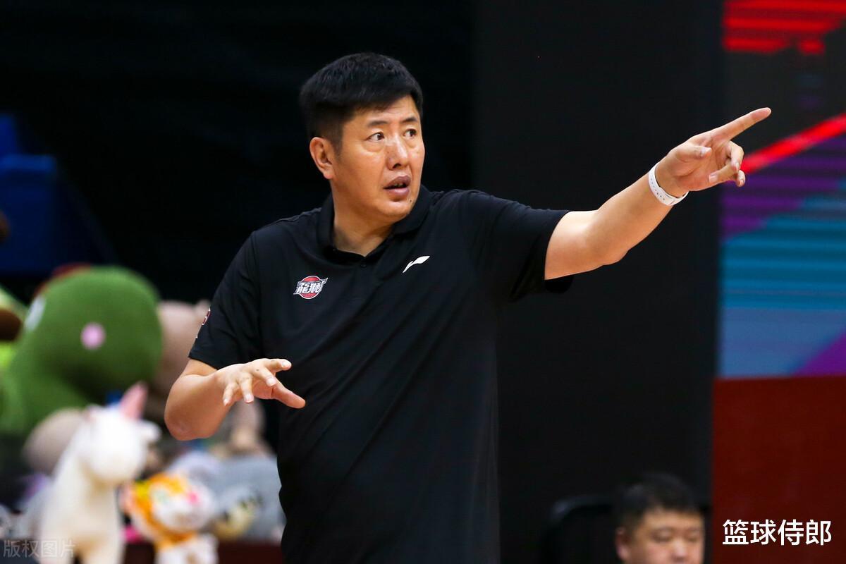 王晗带山东男篮成绩确实一般，但仅执教1个赛季就下课太心急了(12)