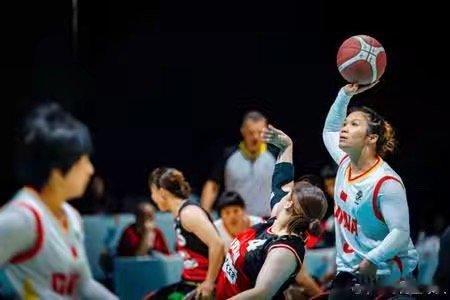 铿锵玫瑰！中国轮椅篮球官方晒出昨日与日本队赛场照#篮球##中国轮椅篮球[超话]#(3)