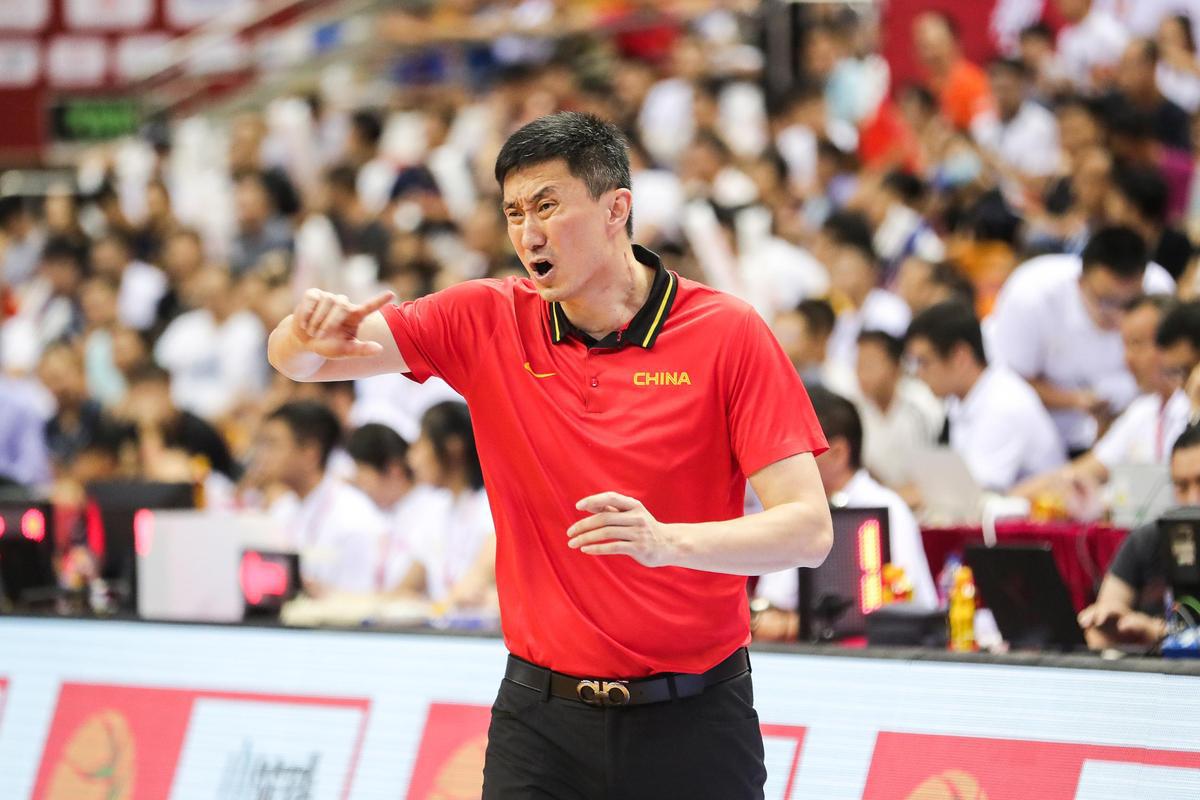 中国男篮3位1米8以上球员的崛起，杜锋教练的培训功力显著(3)
