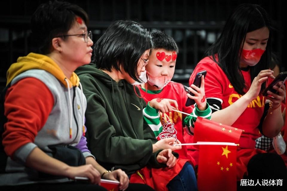 中国女篮回福地又掀热潮 悉尼华人球迷追捧 单节22-2太强冲冠有望(2)