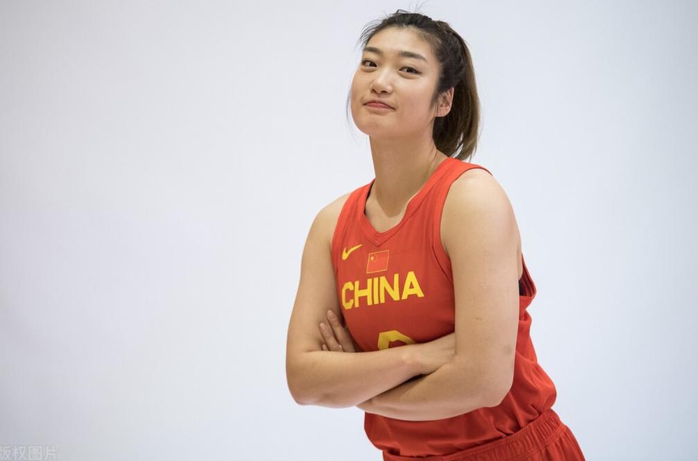中国女篮球员迎来大喜讯！有望重塑实力，球迷期待新篇章！(3)