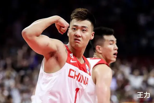 中国男篮历史实战第一扣将是易建联，不接受反驳