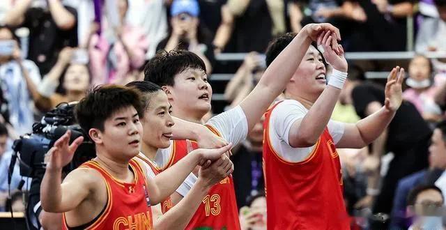 完胜美国登上世界第一！中国女篮传来喜讯，姚明表示支持

北京时间七月六号，中国女(1)