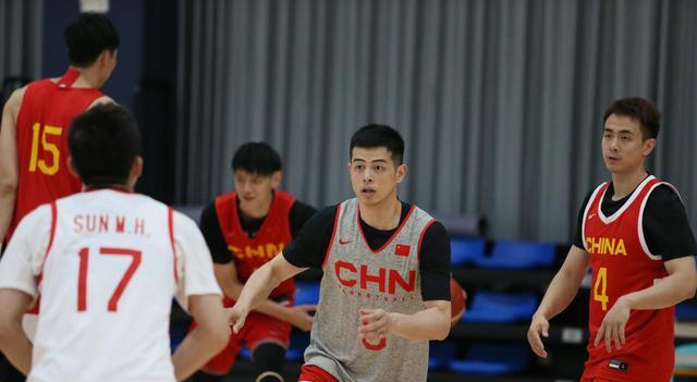 中国男篮18分惨败于克罗地亚二队，孙铭徽吞蛋！没郭艾伦真不行！