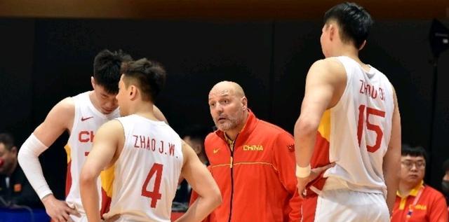 中国男篮18分惨败于克罗地亚二队，孙铭徽吞蛋！没郭艾伦真不行！(6)
