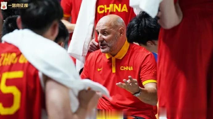 中国男篮对埃及男篮热身赛将于北京时间7月28日凌晨进行
预测这场比赛乔帅将会重用(1)