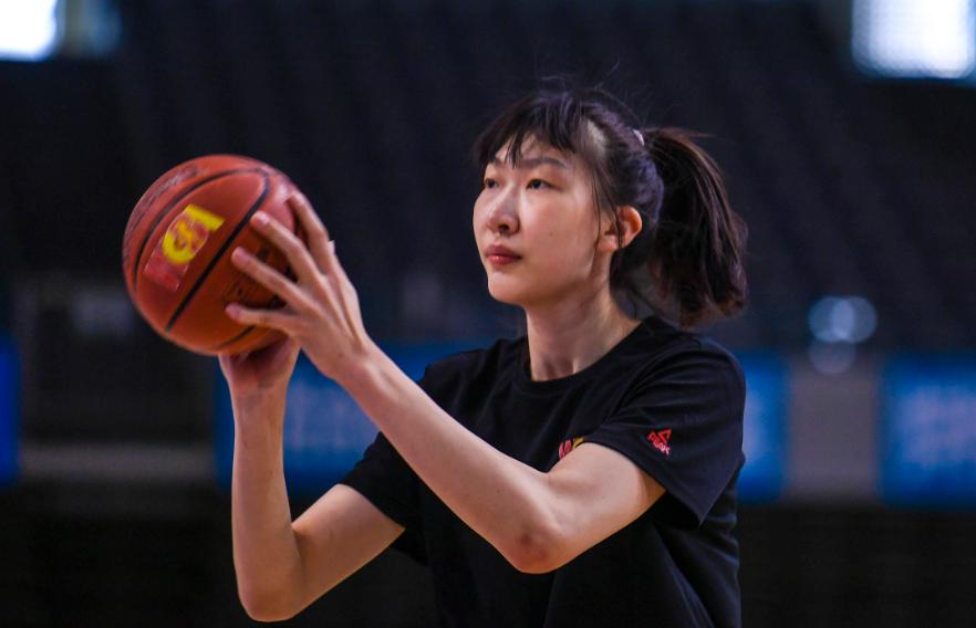 女版姚明韩旭，梦想一枚大运会金牌，追梦篮球，为国效力，好样的(9)