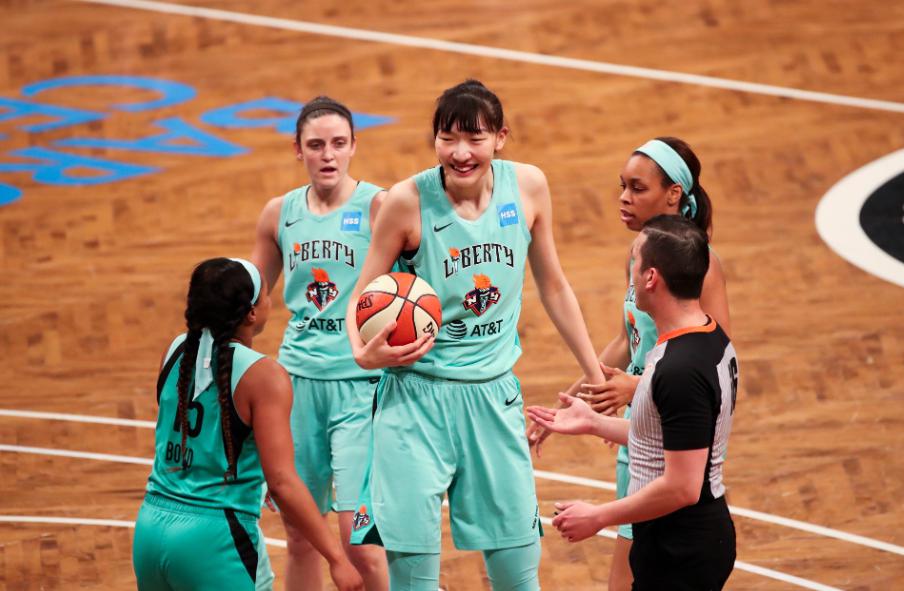 女版姚明韩旭，梦想一枚大运会金牌，追梦篮球，为国效力，好样的(10)