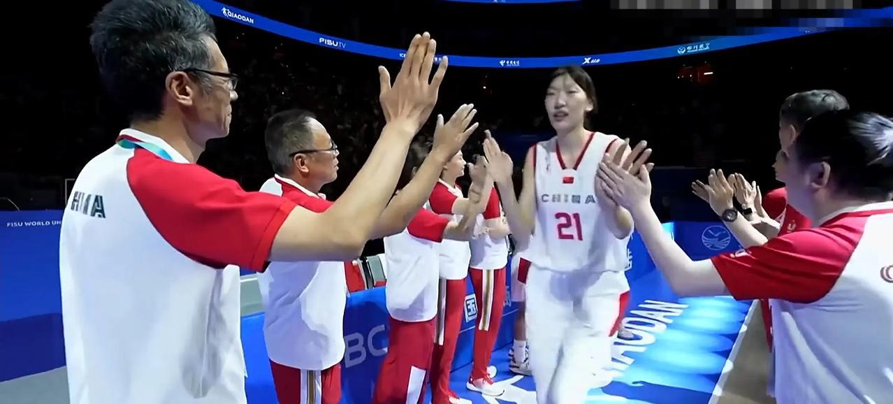 中国女篮韩旭率领进入1/4决赛！

今天（8月1日）晚上7时30分，中国女篮大学