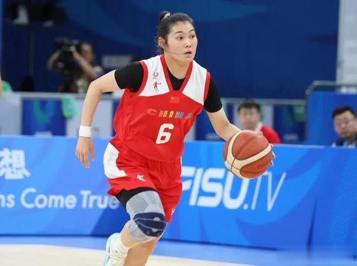 随着中国女篮进入大运会四强，我发现3个可以入选国家队的球员：
1、刘禹彤：22岁(2)