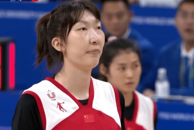 险胜日本夺冠，女篮夺冠功臣锁定，连拿9分，日本球员反应太有趣(2)