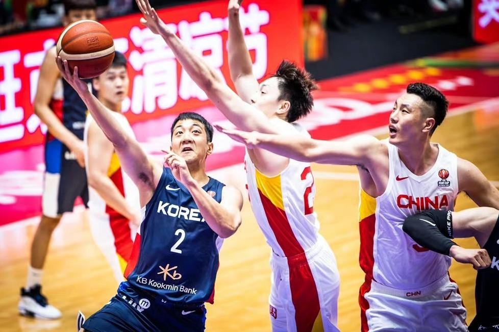 坏消息暴露！中国男篮被球迷怒批，两点原因解释！(3)