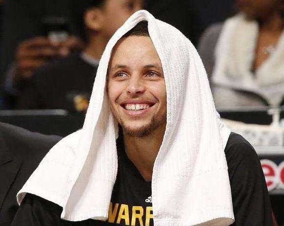 揭秘NBA中毛巾有什么用，赛后都怎么处理，球星有专属的毛巾吗！(6)