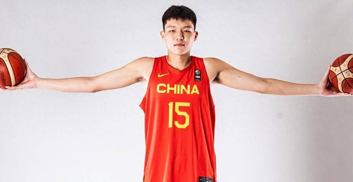 取代周琦！18岁2米21中国男篮新星，美国记者盛赞：下一个约基奇(3)