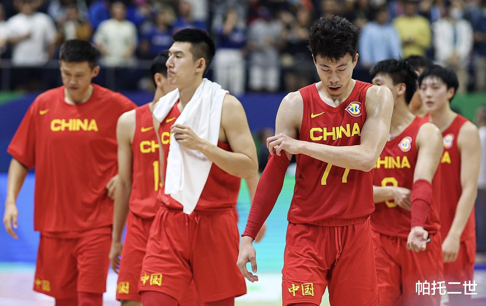 前途迷茫！中国男篮失去的是进军巴黎奥运的梦想，也迎来了潜在的漫长黑夜