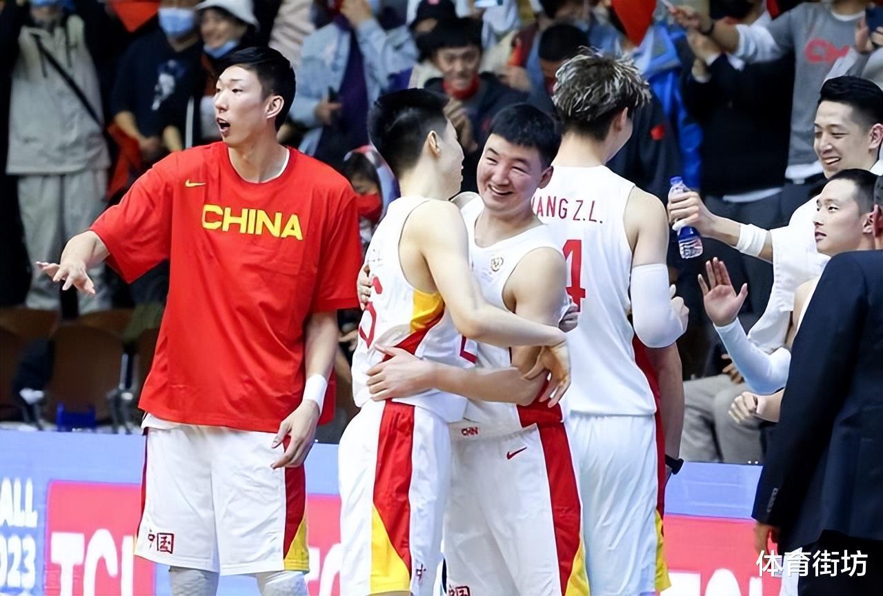 中国篮协官宣了，亚运会男篮名单敲定，郭少落选，王哲林意外入围(1)