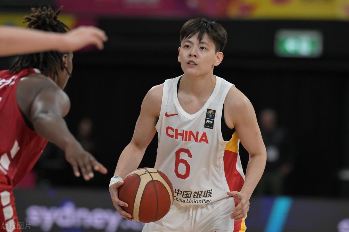 祸从口出！中国女篮队长妹妹狂喷球迷“滚蛋”，网友怒批要求道歉